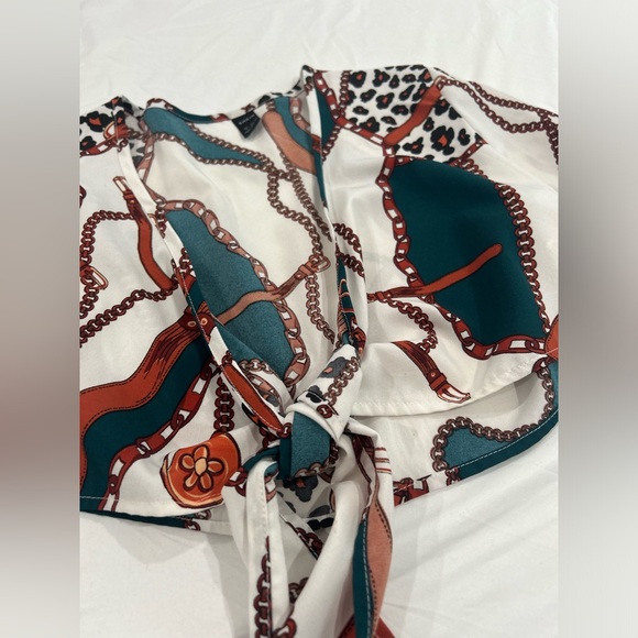Printed Tie Up Cropped Blouse - Picture 2 of 4